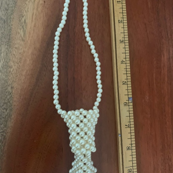 Pearl Tie Fun for events or adding a little pizazz to a outfit - Picture 4 of 5